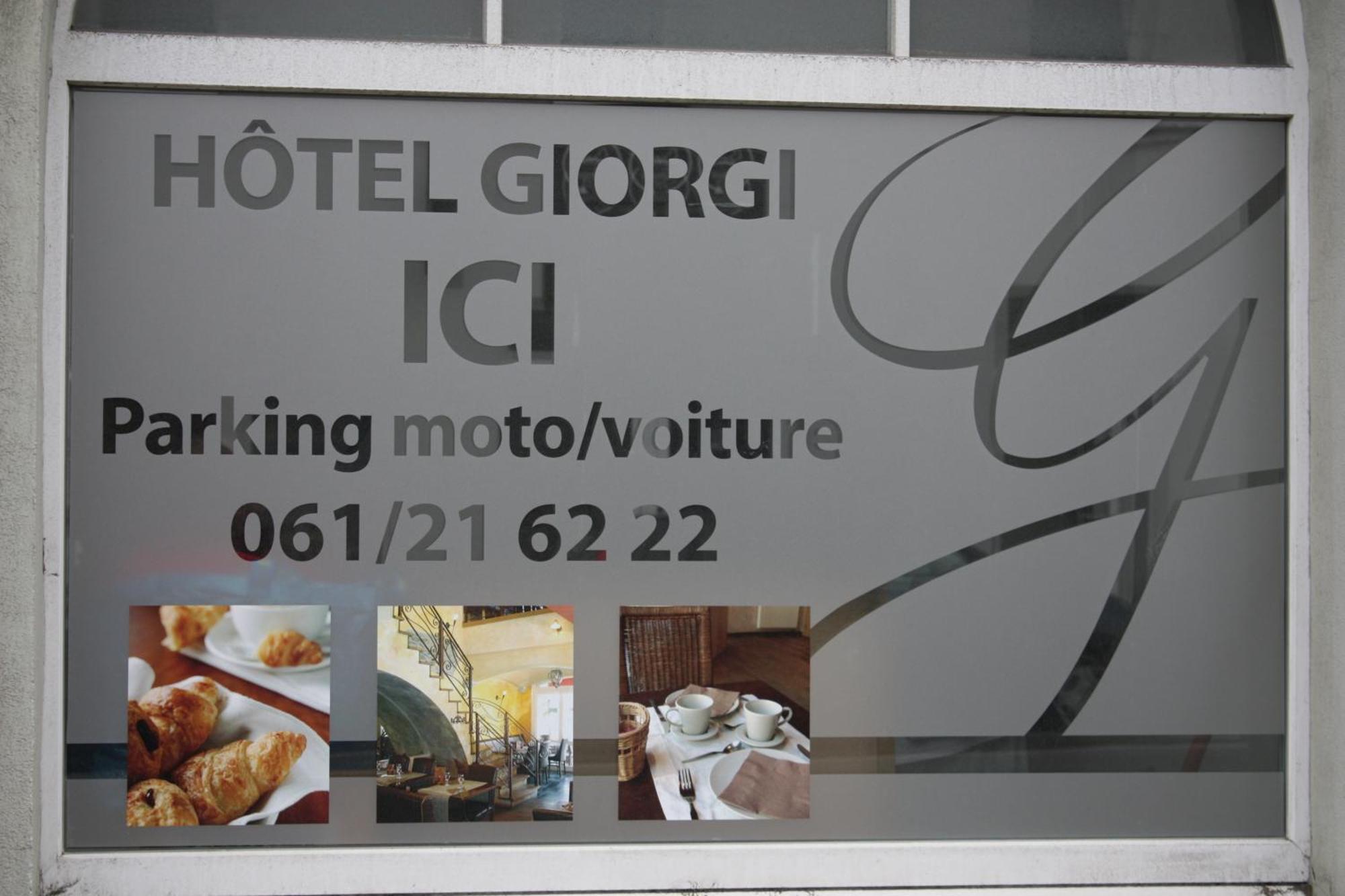 Hotel Giorgi Et Logements Insolites-Jacuzzi Prive Bastogne Exterior foto